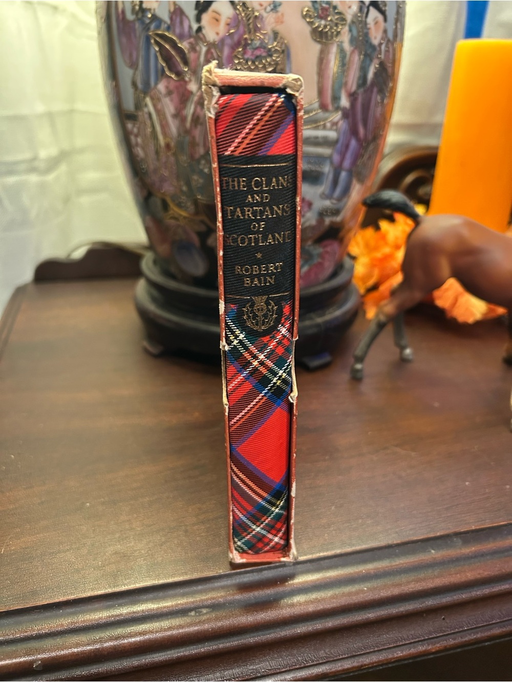 The clans and tartans of Scotland by Robert Bain